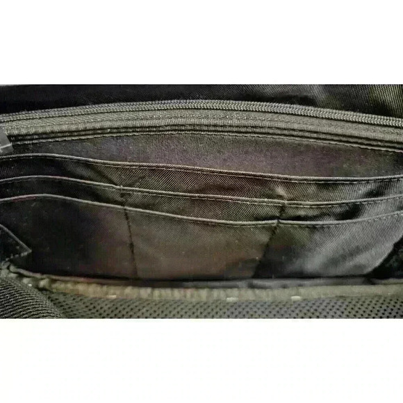 Hartmann Black Leather Expandable 3 Pocket Zip‎ Briefcase Shoulder Travel MINT - Picture 12 of 16